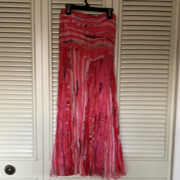 Full shear skirt with lining. Lightweight and fun! - Picture 4 of 4